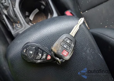 2018 Toyota Rav4 Le z USA, uszkodzony, nr VIN JTMBFREV8JJ731111